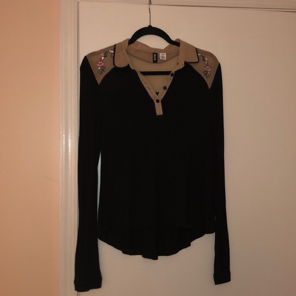 Long Sleeve Black Collar Shirt